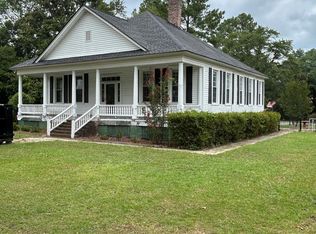 5 Cedar St, Manning, SC 29102