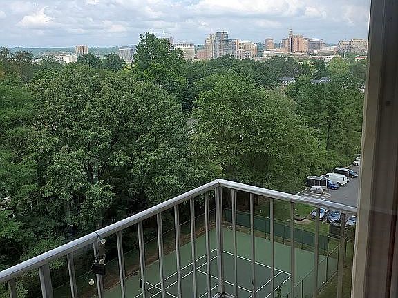 4th image of 2059 Huntington Ave APT 1006
