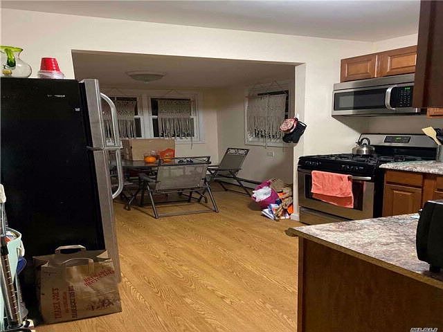 1st image of 260 W Fulton St