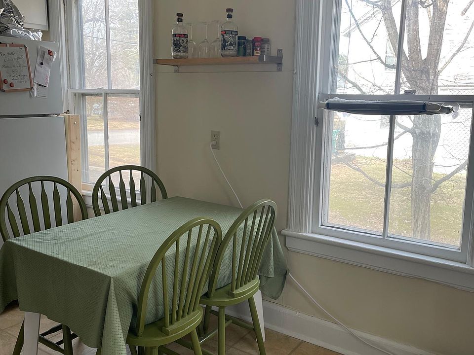 Roomy Eat in Kitchen!