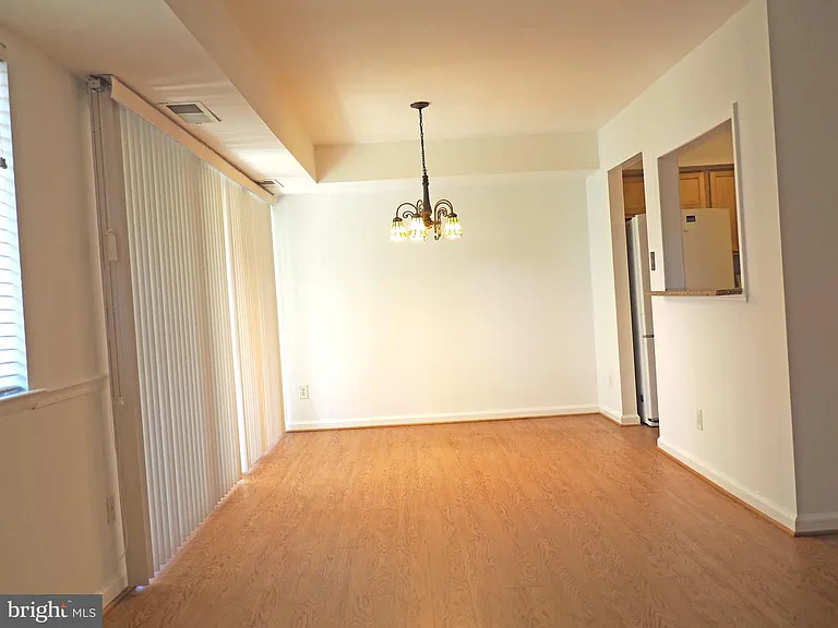 10 Monroe St #302 — Photo 3