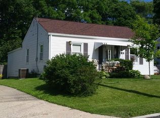 2213 E 34th St, Des Moines, IA 50317