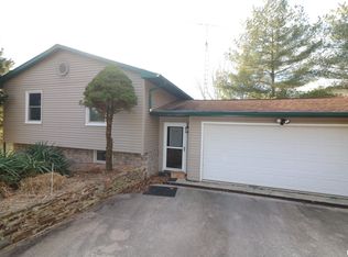 1484 Morningglory Rd, Carbondale, IL 62902