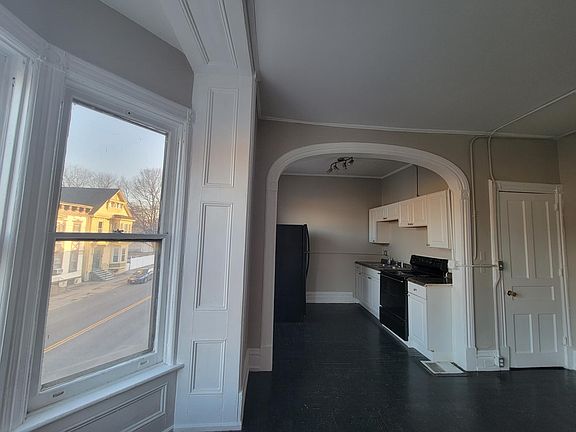 4th image of 689 2nd Ave #2