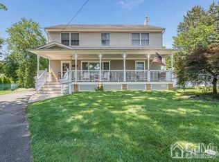 9 Royal Ct, Milltown, NJ 08850