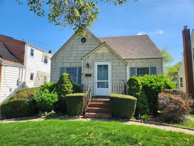 956 Cherry Lane, Floral Park, NY, 11001