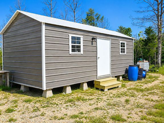 3rd image of 2193 Gaston Rd