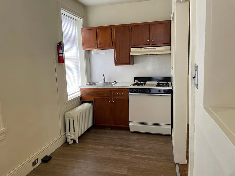 41 N. 6th St. (600 Walnut St) — Photo 3