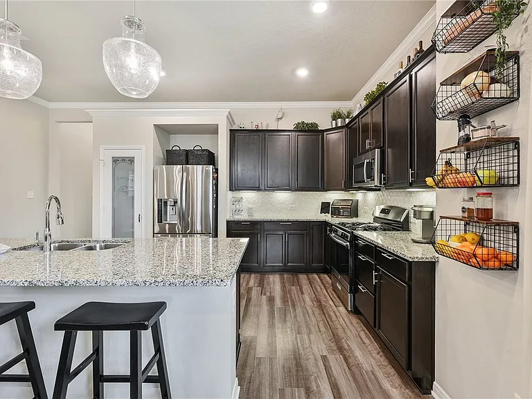 4264 Harding Way — Photo 8