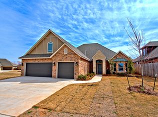 1804 Lago Dr, Moore, OK 73160