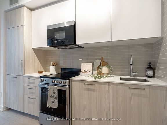 3rd image of 65 Mutual St #412