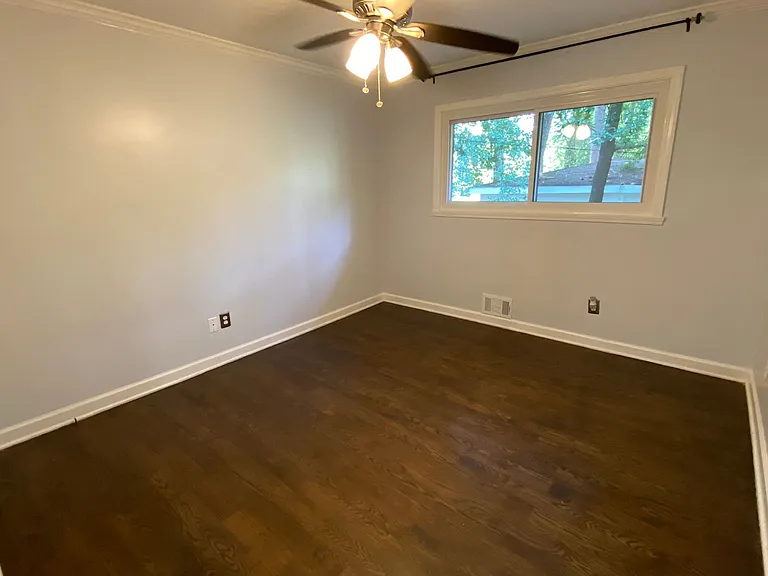 2565 Woodacres Rd NE — Photo 4