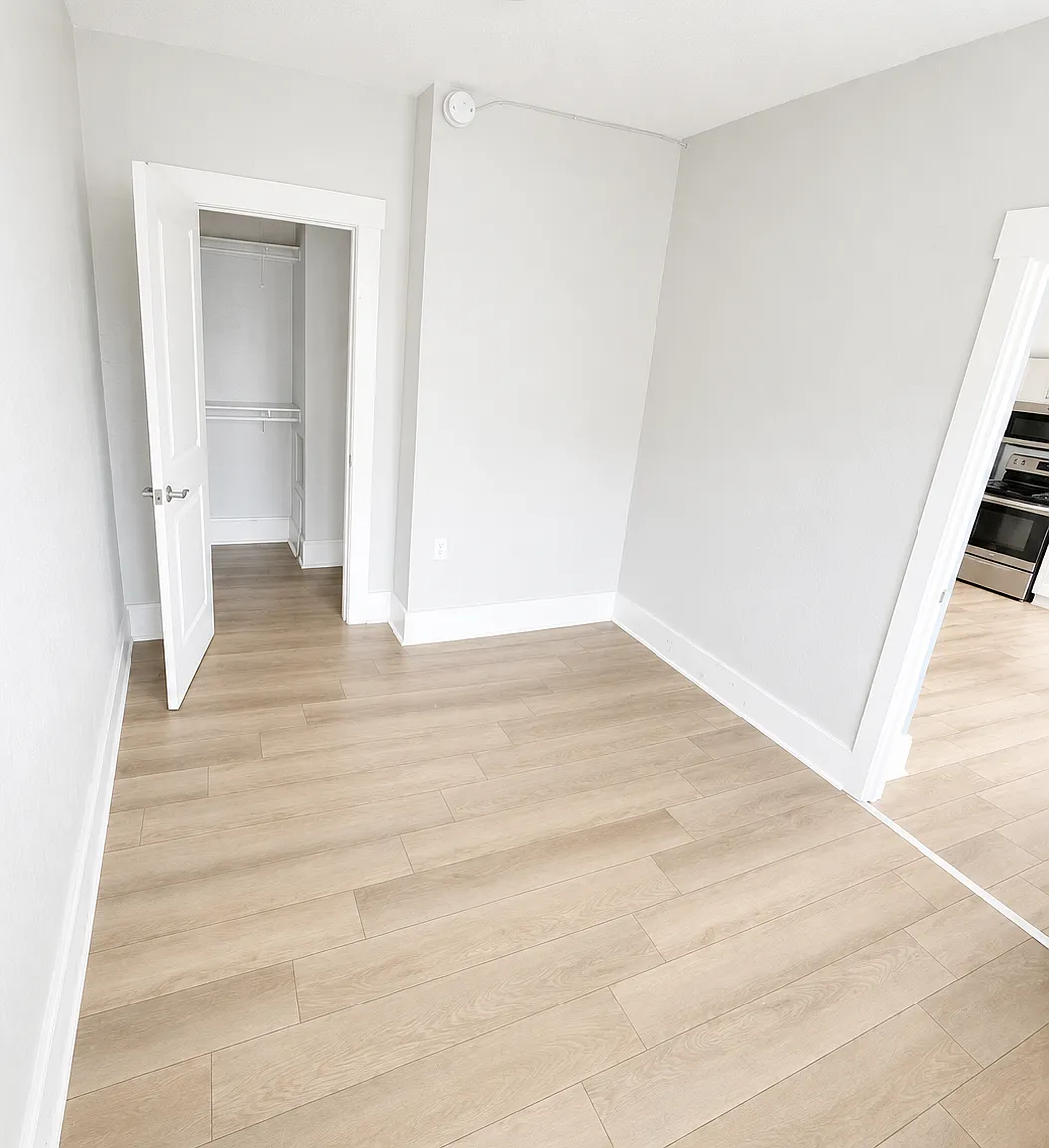 1 bed, 750 sqft, $995 — Photo 4