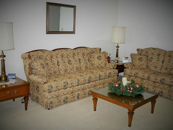 2nd image of 27A Tower Ln