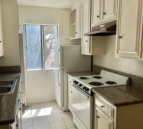 5th image of 4804 Franklin Ave APT 8