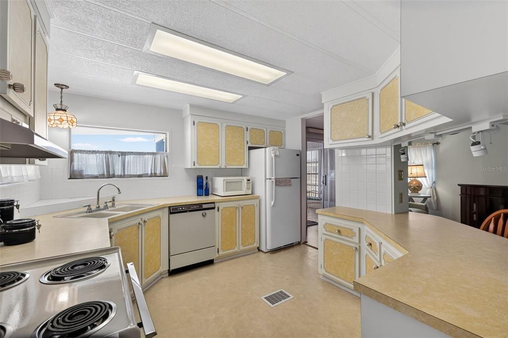 Apartment in North Port, Sarasota - View 3