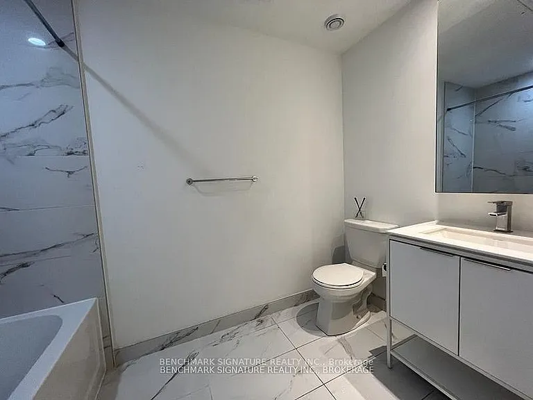 77 Shuter St #2015 — Photo 5