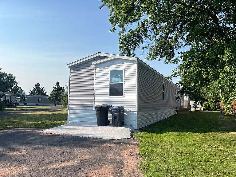 220 Homecroft Ct — Photo 2