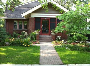 25 Devonshire Rd, Pleasant Ridge, MI 48069