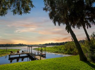 176 Little Orange Lake Dr, Hawthorne, FL 32640
