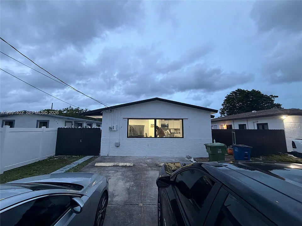 504 NW 7th Ct