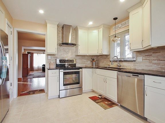 2nd image of 7657 N Oleander Ave