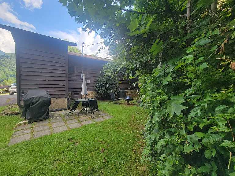 11 Crystalwood Ln — Photo 5