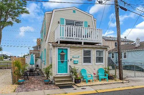 227 Bay Ter Photo 1