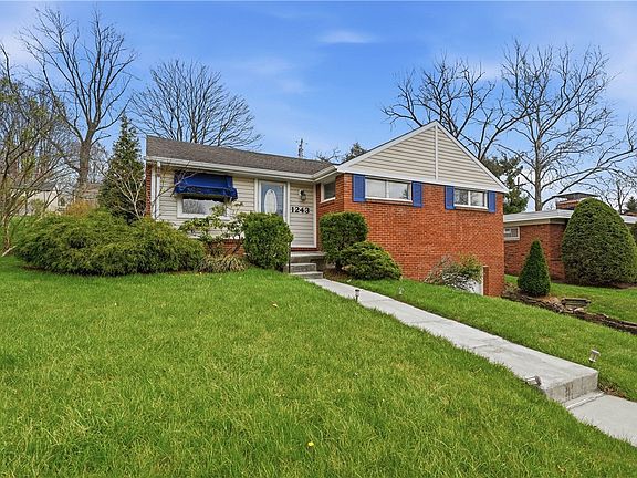 2nd image of 1243 Lakemont Dr