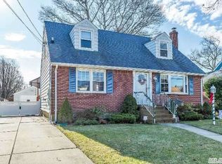 1778 Elsie Ave, Merrick, NY 11566