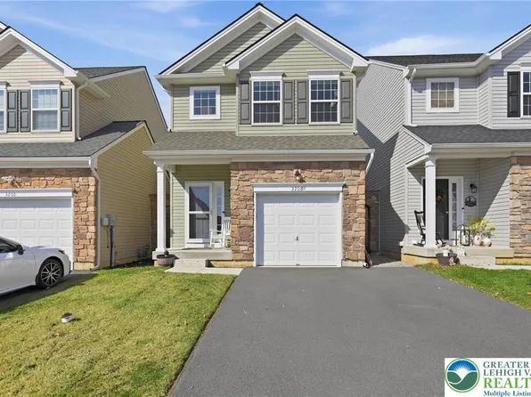 3206 W Huntington Ln, Easton, PA 18040