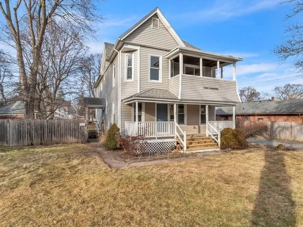 203-205 Allyn St, Holyoke, MA 01040