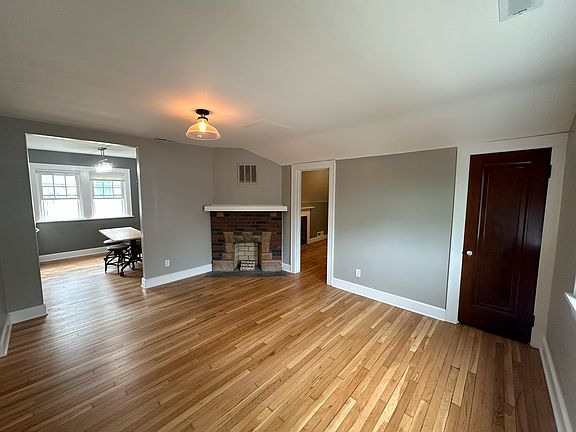 4th image of 17220 Fernshaw Ave #2