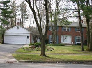3807 Woodside Dr, Midland, MI 48640