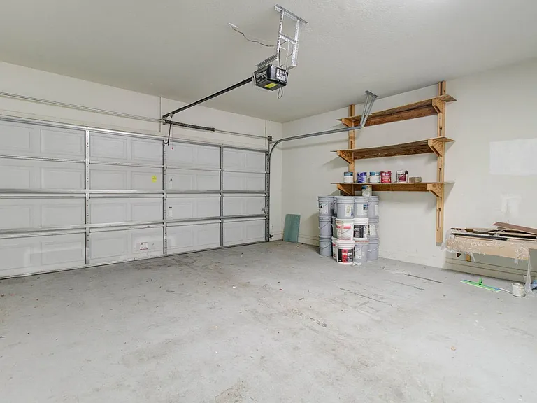 2143 W Marconi Ave — Photo 52