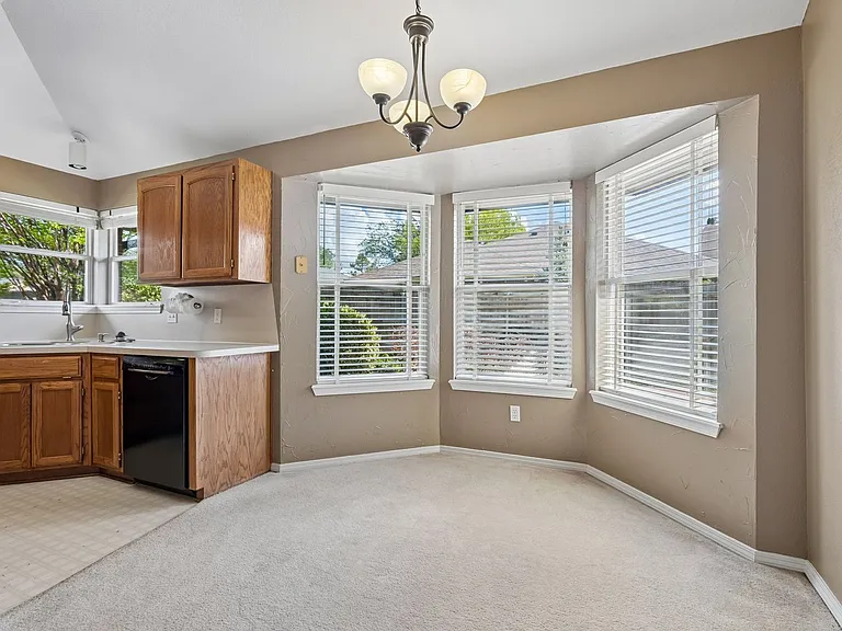 1708 Creekside Ct — Photo 14