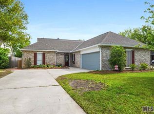 17555 Lake Iris Ave, Baton Rouge, LA 70817