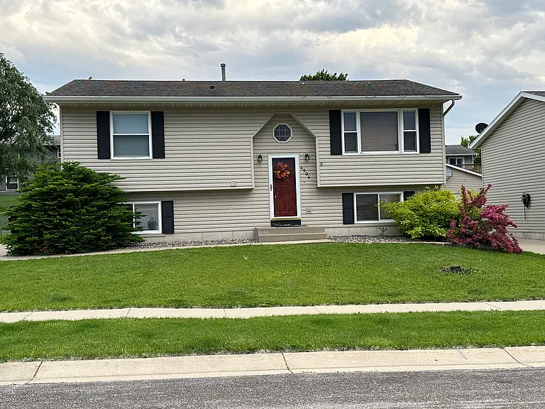 4904 Opal Ln NW — Photo 2