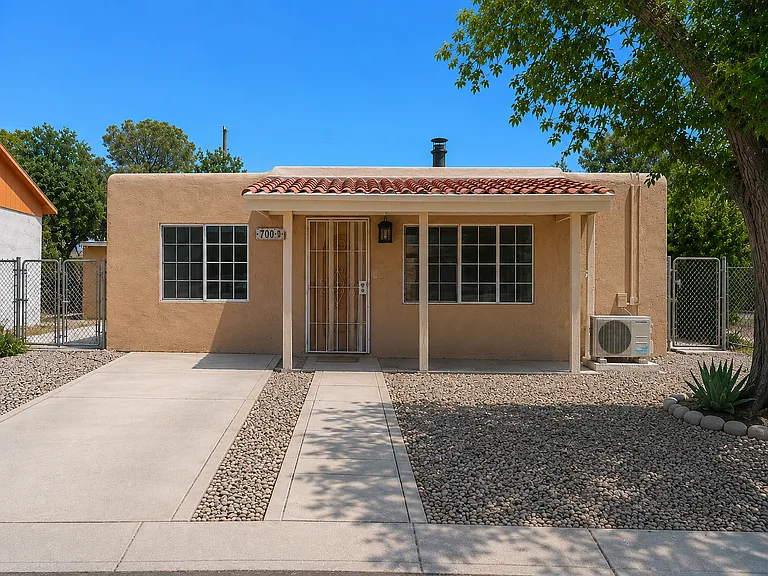 700 Arnold Ln — Photo 1