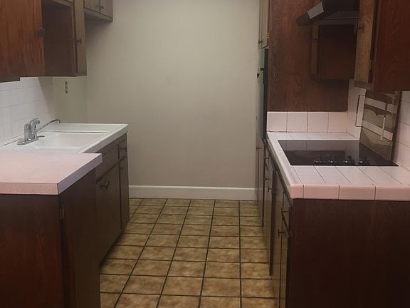 3rd image of 14215 Burbank Blvd