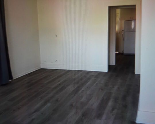 2nd image of 835 Walnut Ave