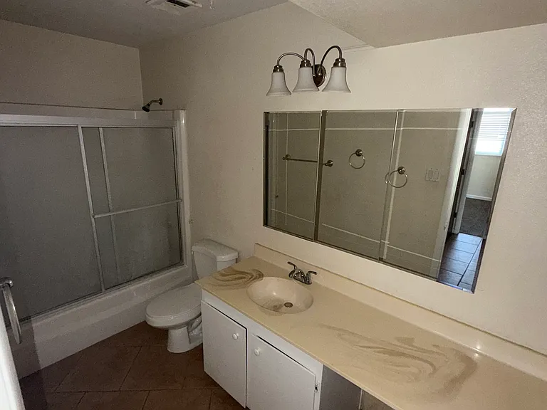 6752 W Colter St — Photo 10