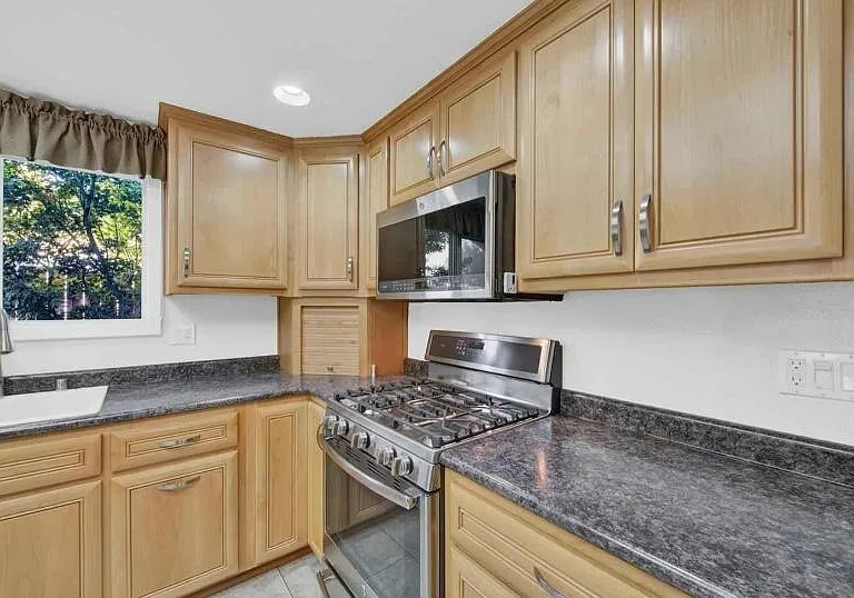 2519 Raleigh Ct — Photo 15