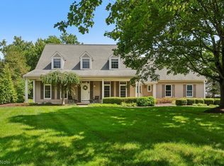 327 Whitetail Dr, Chagrin Falls, OH 44022