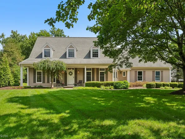 327 Whitetail Dr, Chagrin Falls, OH 44022