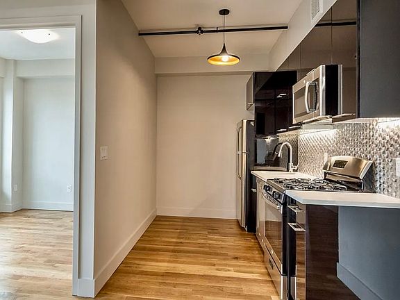 4th image of 885 Dekalb Ave #706