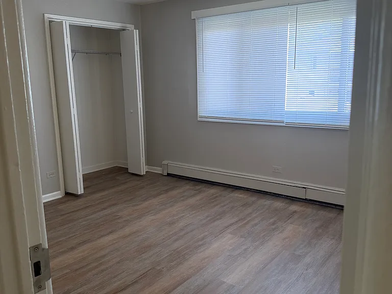 5810 W 87th St #2D — Photo 6