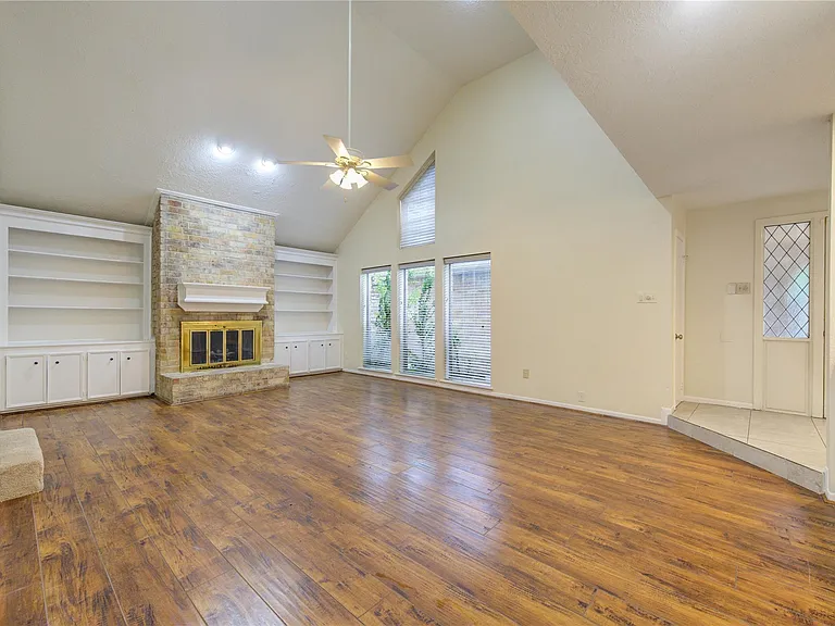 12810 Chaseland Ln — Photo 8