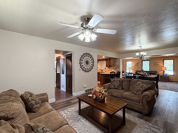 4th image of 518 Wright Way