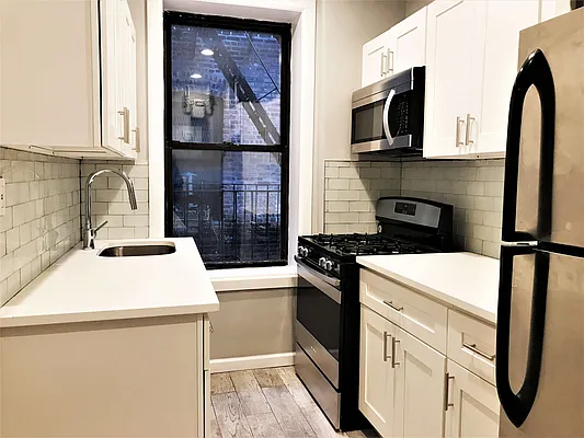 Rented by Bruma Realty LLC | media 6